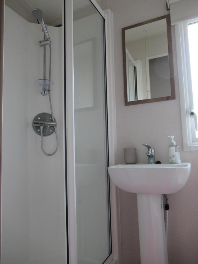 Chichester Lakeside Self-Catering Holiday Home Экстерьер фото